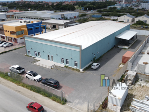 Prime Warehouse & Storefront with Loading Dock in High-Traffic Area!