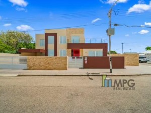 Luxury Modern Villa!