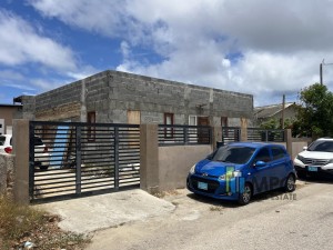 Fixer upper for sale with appartment in San Nicolas