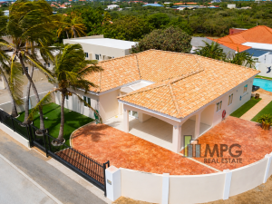 Prime Noord Aruba Home – Ideal Vacation Retreat or Family Residence